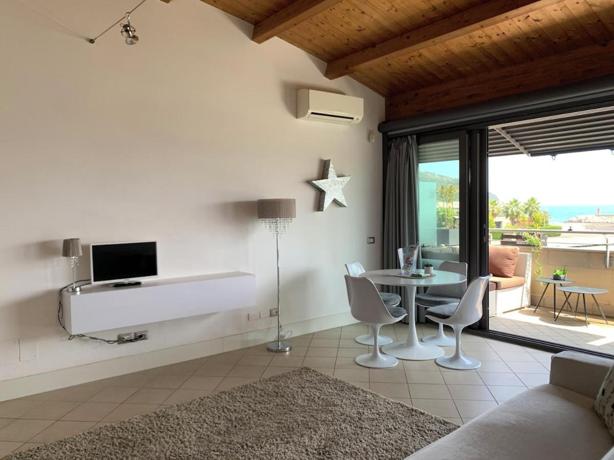 Luxury Apartment San Lorenzo Al Mare Exterior photo
