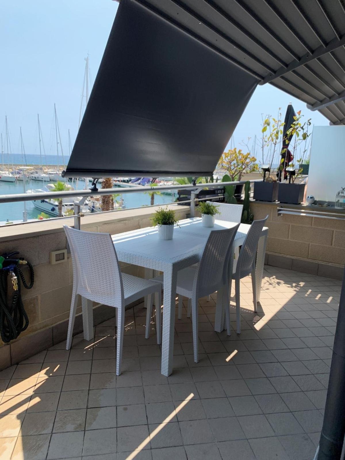 Luxury Apartment San Lorenzo Al Mare Exterior photo
